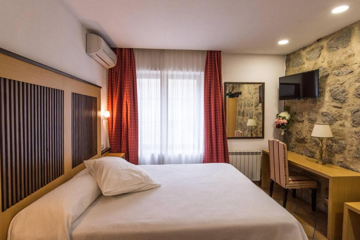 Antika Snoga Hotel Ávila Buitenkant foto