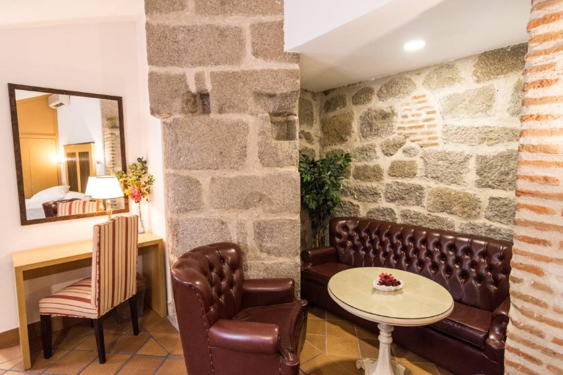 Antika Snoga Hotel Ávila Buitenkant foto