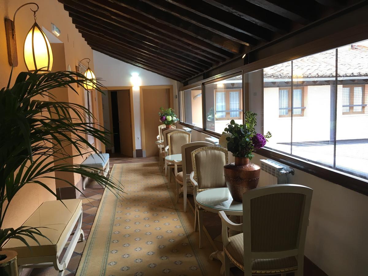 Antika Snoga Hotel Ávila Buitenkant foto