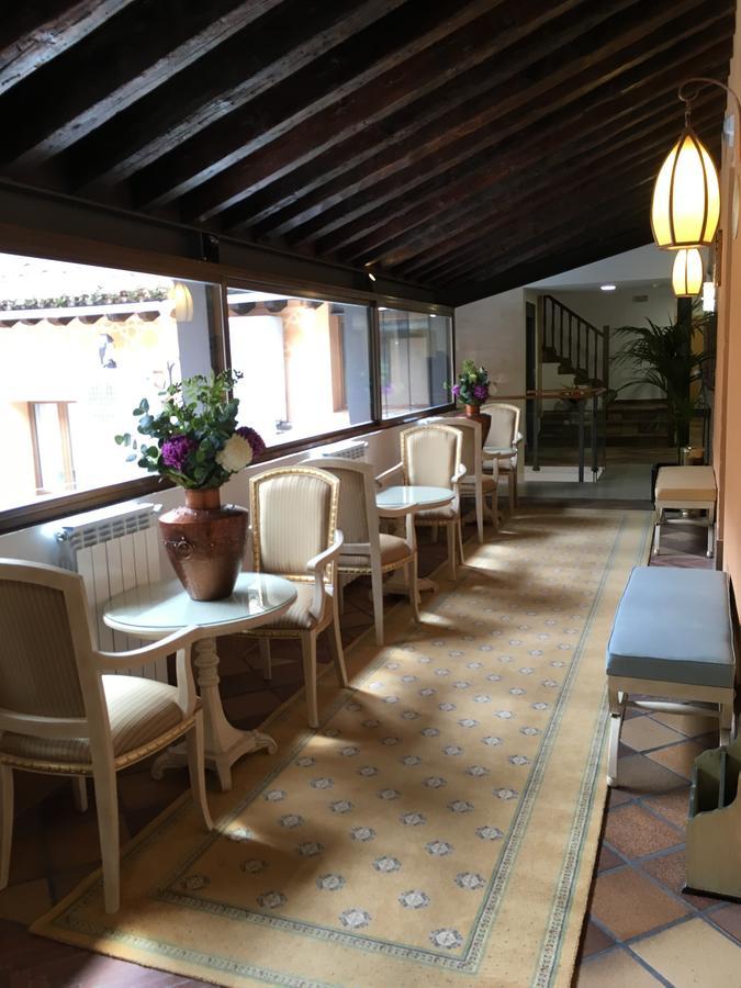 Antika Snoga Hotel Ávila Buitenkant foto